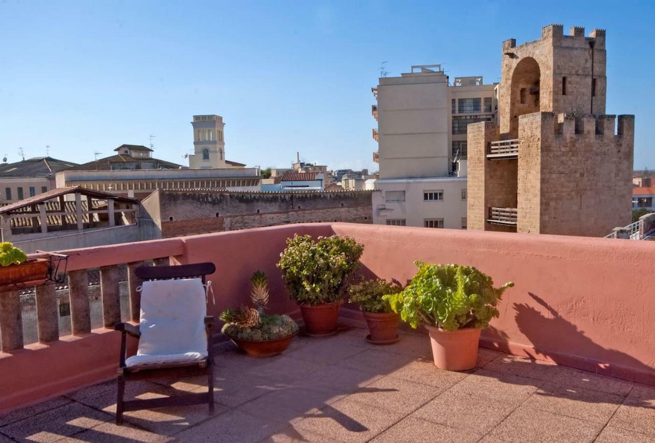 Apartamento Attico In Centro Con Vista Della Torre - Cozy Penthouse Facing To The Tower Oristano Exterior foto
