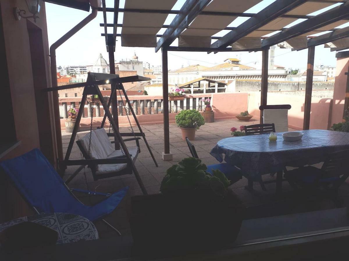 Apartamento Attico In Centro Con Vista Della Torre - Cozy Penthouse Facing To The Tower Oristano Exterior foto