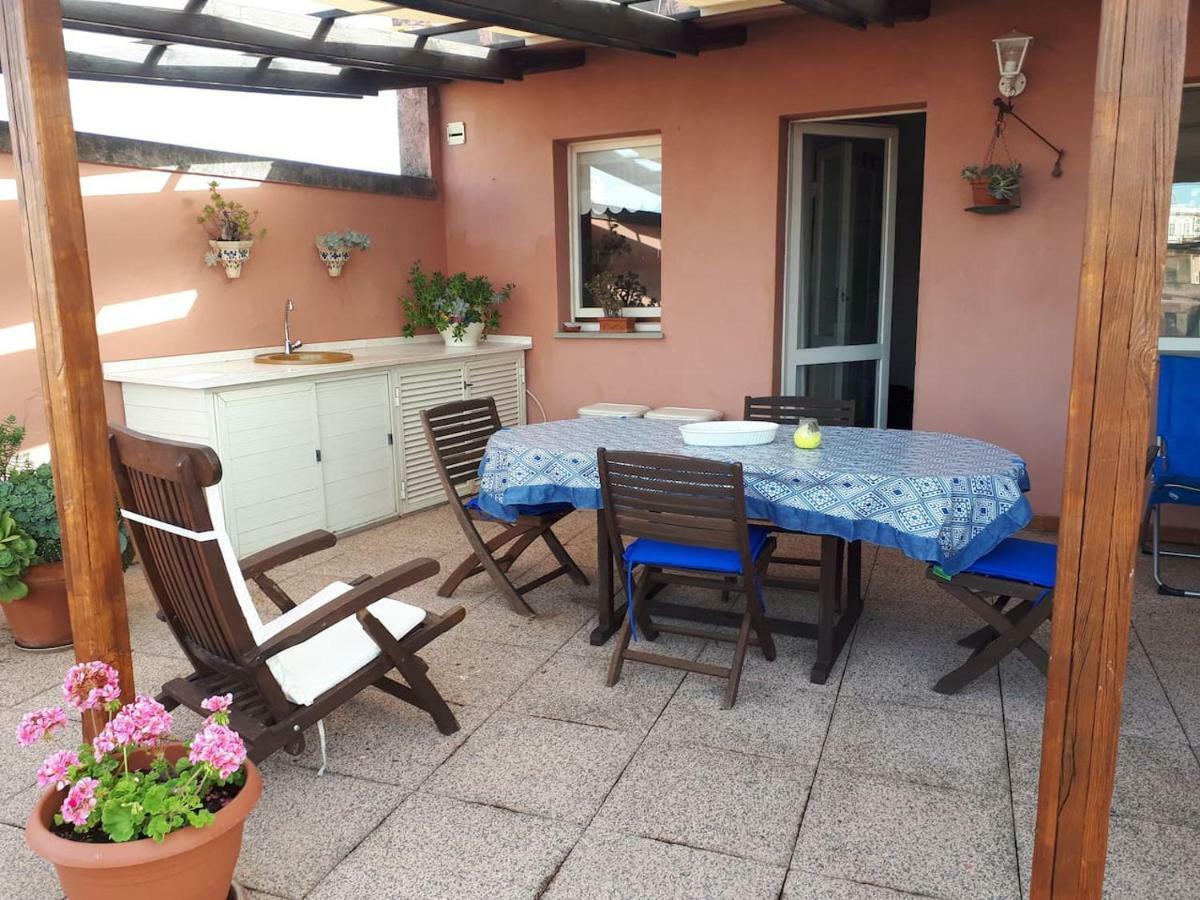 Apartamento Attico In Centro Con Vista Della Torre - Cozy Penthouse Facing To The Tower Oristano Exterior foto